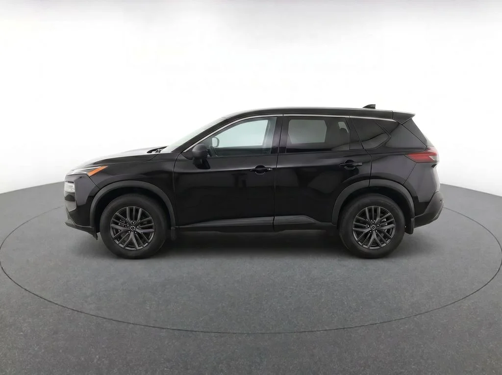 Used 2021 Black Nissan S image 6