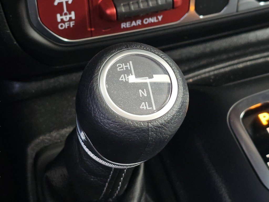 Used 2025 Hydro Blue Pearlcoat Jeep Mojave image 9