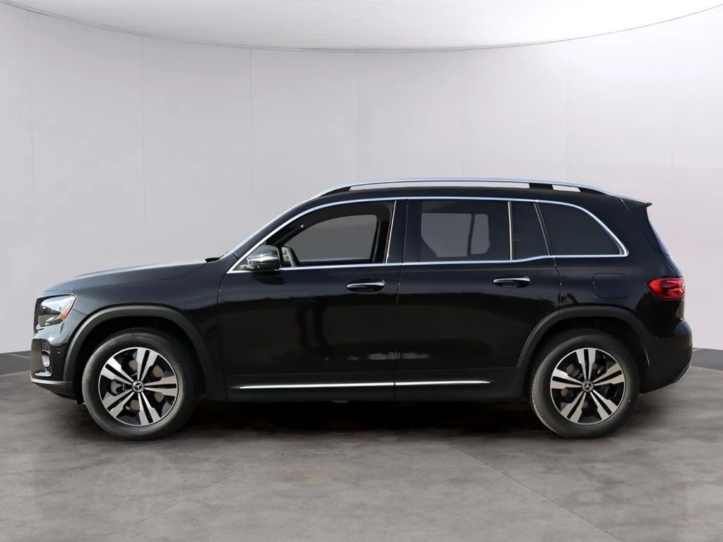 Certified Used 2026 Cosmos Black Metallic Mercedes-Benz GLB 250 image 4