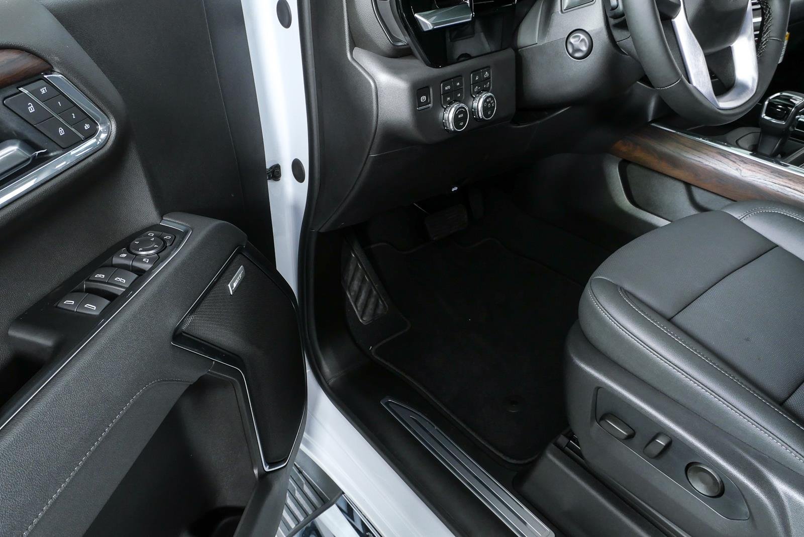 2026 GMC Sierra 1500 SLT - Photo 9