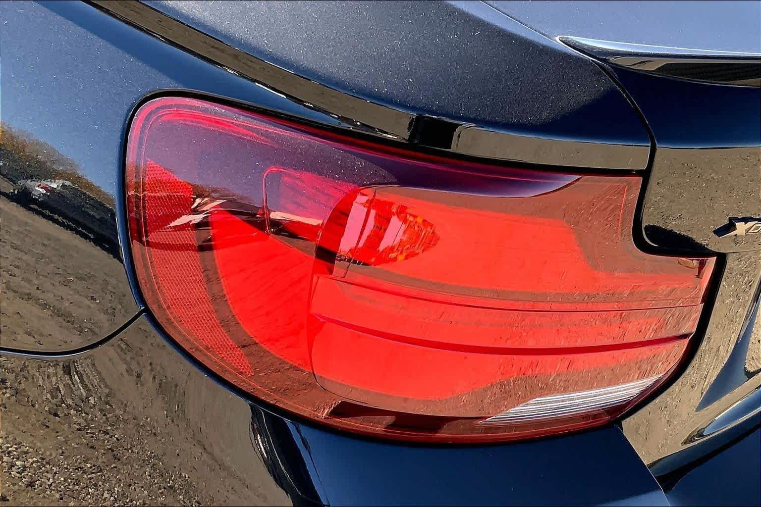 Used 2020 Black Sapphire Metallic BMW M240i xDrive image 28