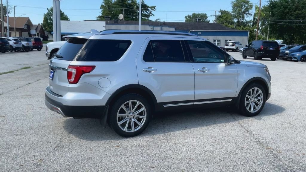Used 2017 Silver Ford Limited image 5