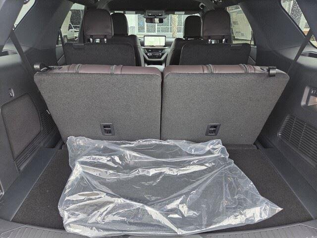 New 2026 Star White Metallic Tri-Coat Ford Platinum™ image 32