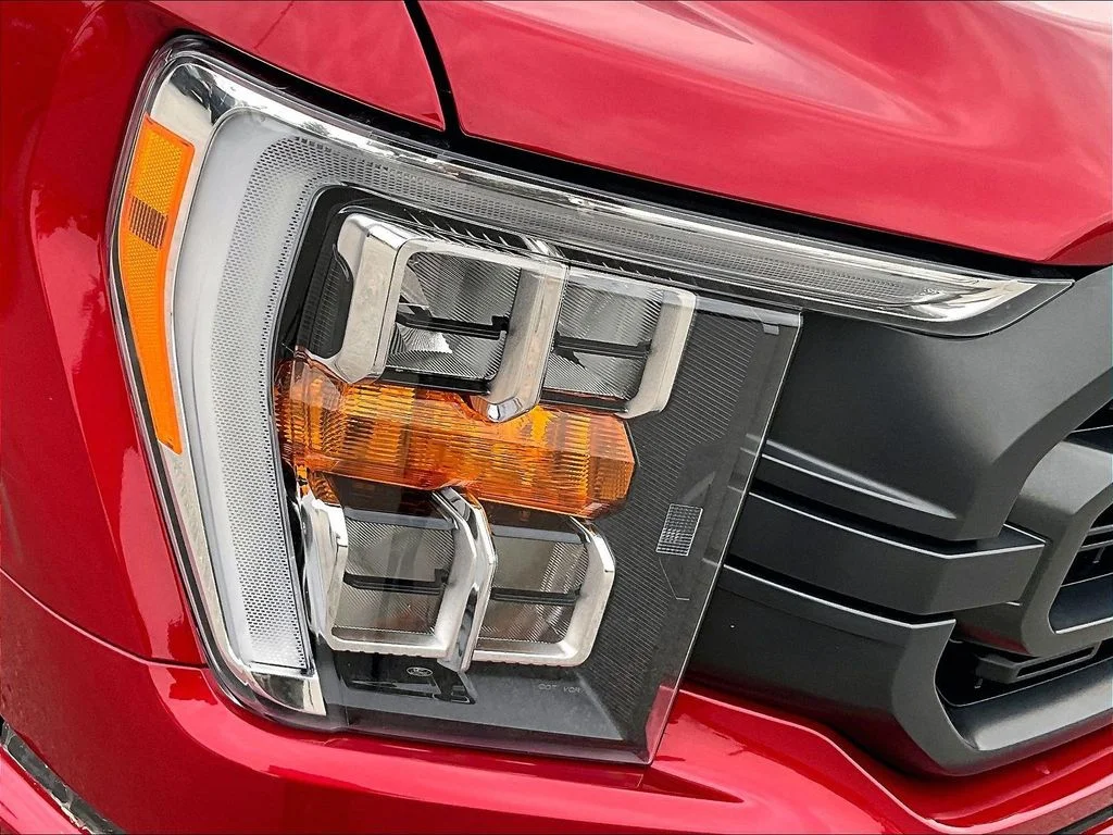 Used 2021 Red Ford Lariat image 30