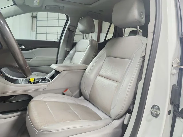 Used 2021 White GMC SLT image 10