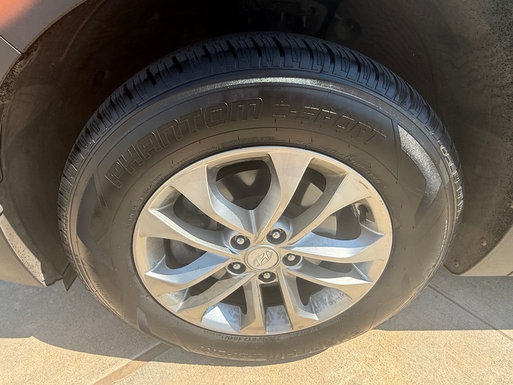 Used 2020 Twilight Black Hyundai SEL image 9