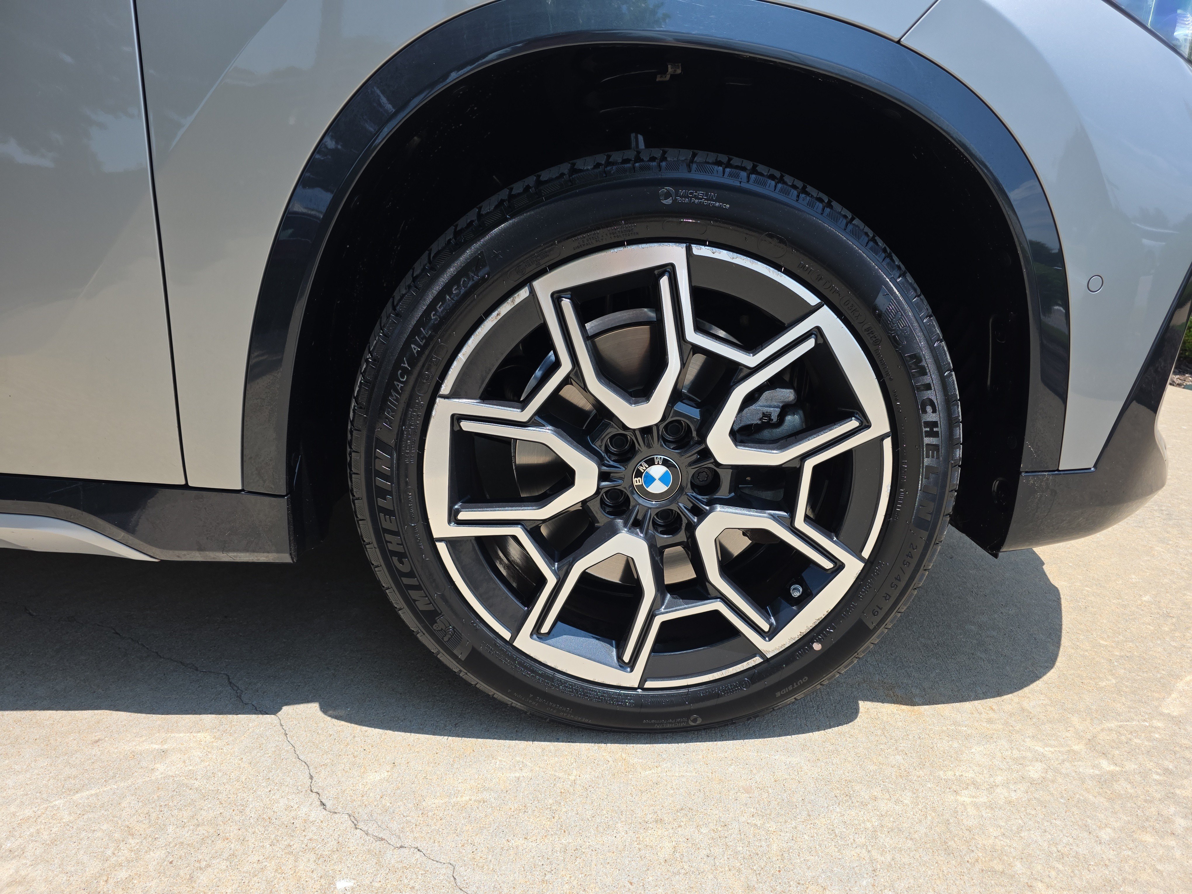 Used 2023 Space Silver Metallic BMW xDrive28i image 26