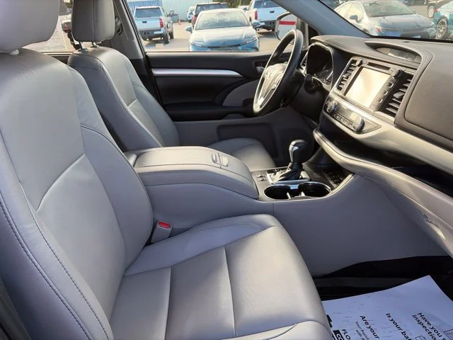 Used 2019 Blue Toyota XLE image 6
