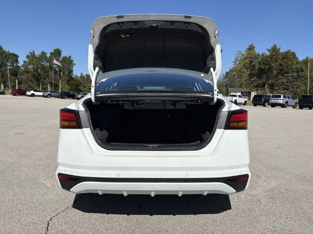Used 2025 White Nissan 2.5 SV image 14