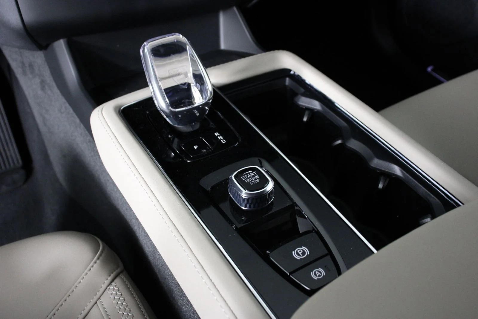 New 2026  Volvo T8 Plus image 7