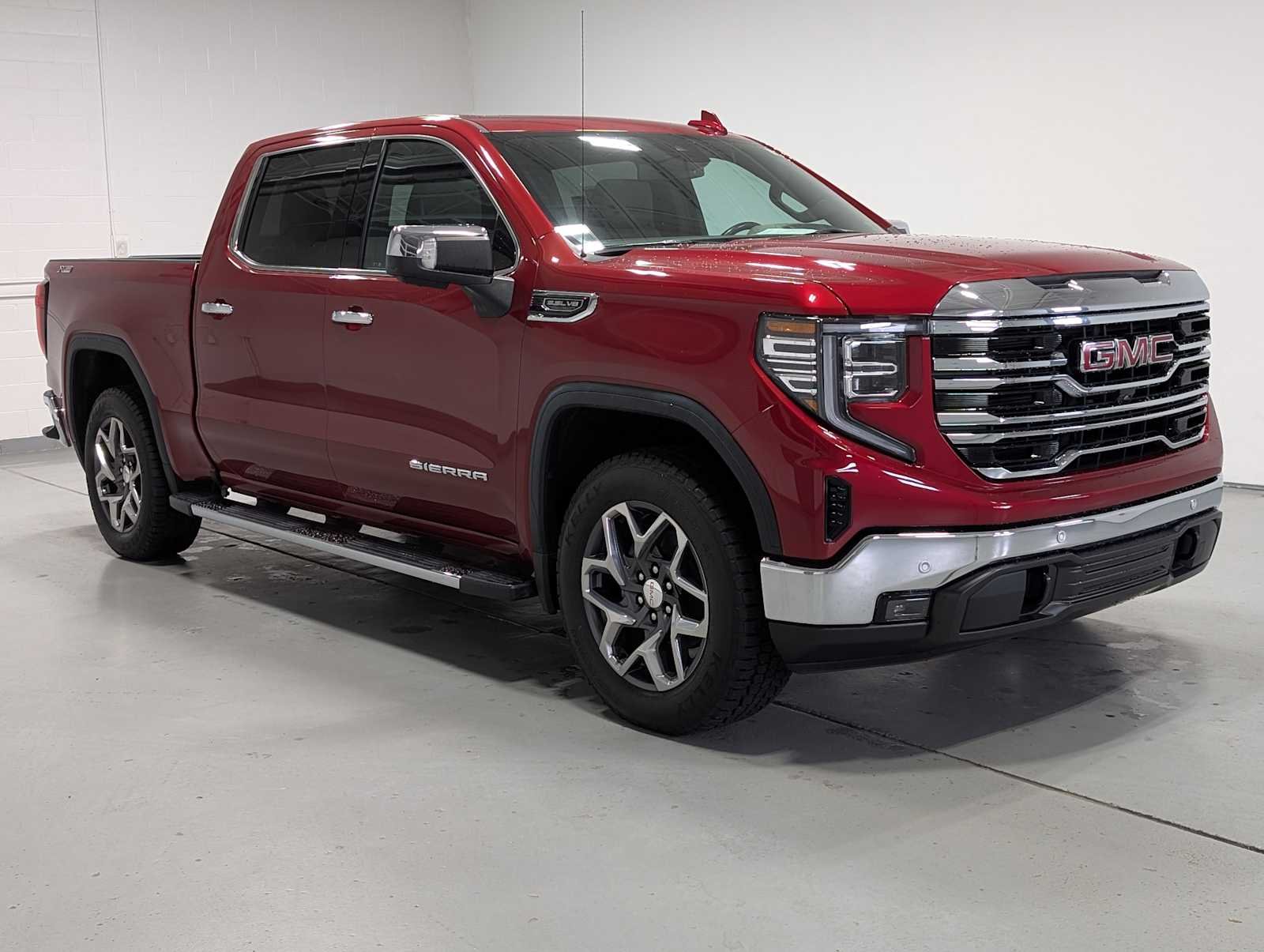 2022 GMC Sierra 1500 SLT - Photo 6