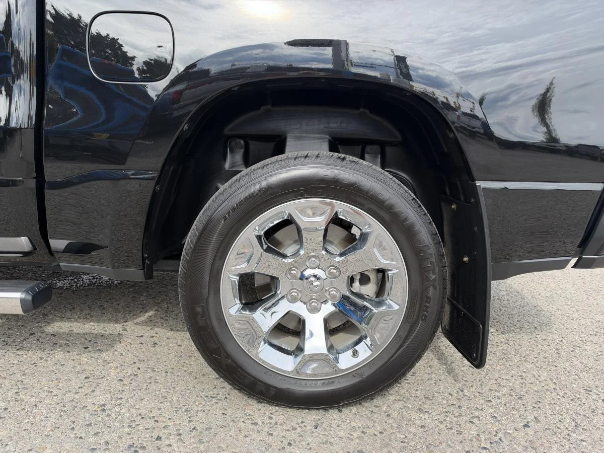 Used 2024 Black RAM Big Horn C/c 4x4 5.7 image 10