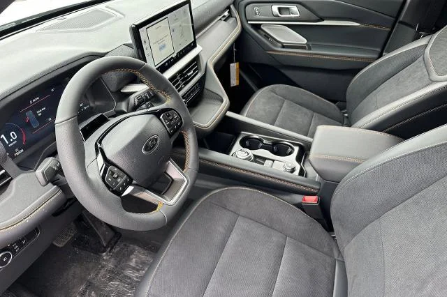 New 2026 Star White Metallic Tri-Coat Ford Tremor® image 32