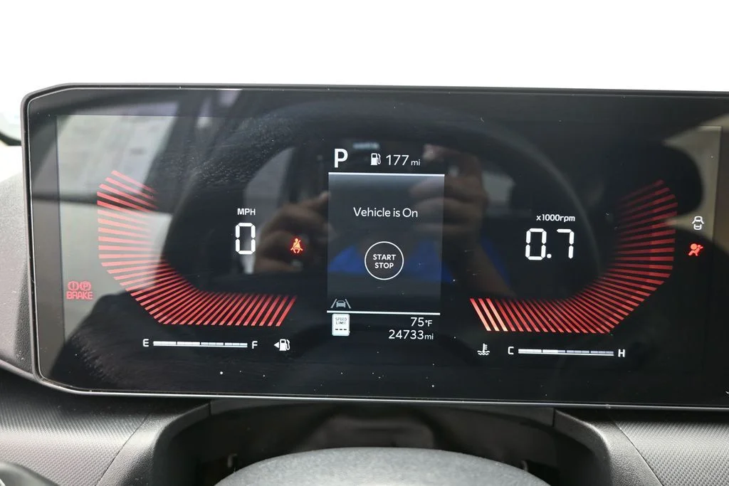 Used 2025 White Kia LXS image 19