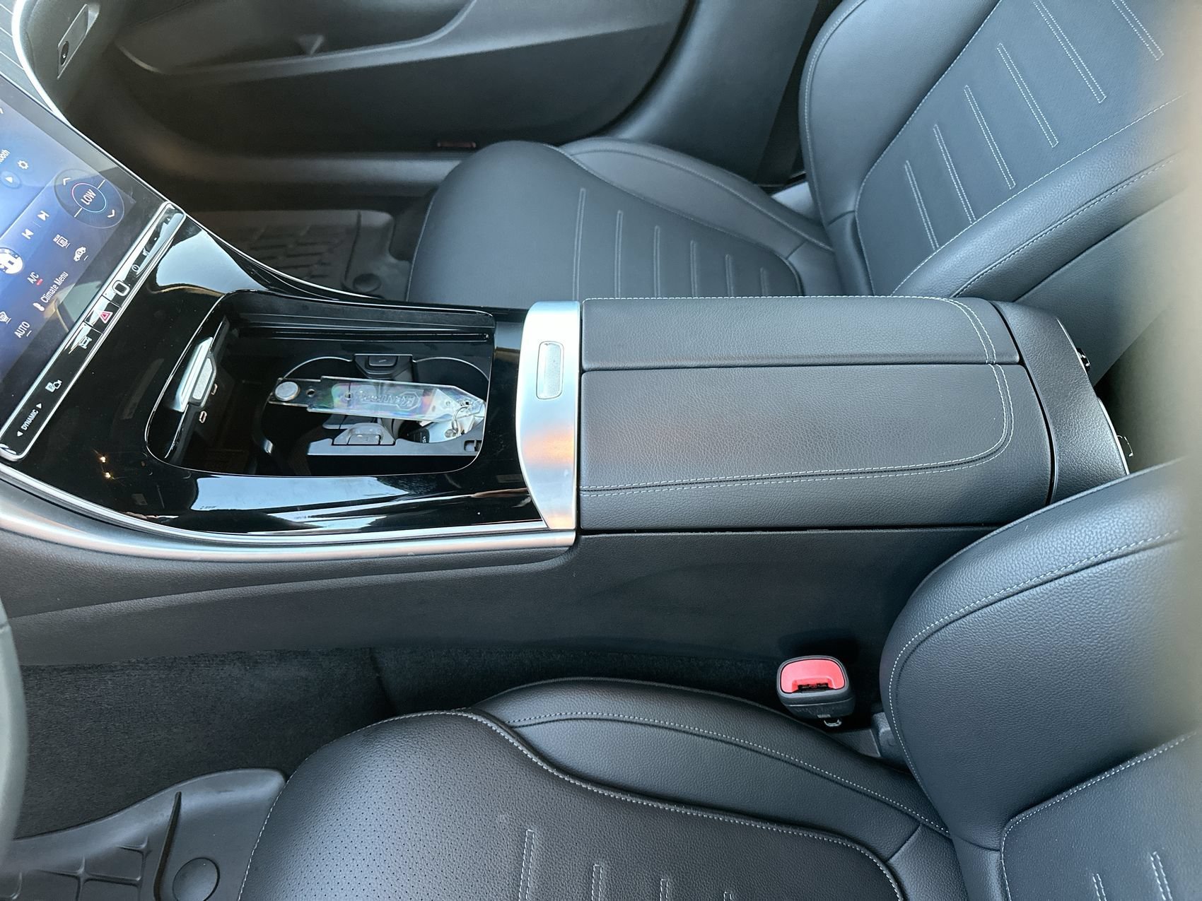 2025 Mercedes-Benz C-Class Sedan C 300 - Photo 18