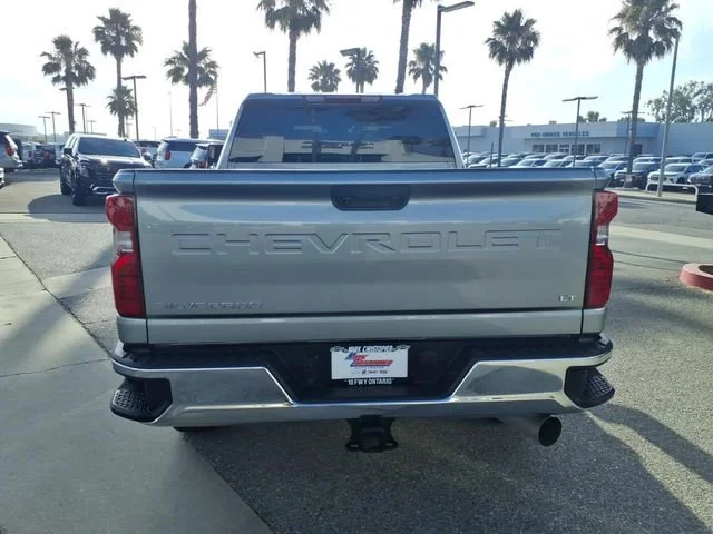 Used 2025 Sterling Gray Metallic Chevrolet LT image 8