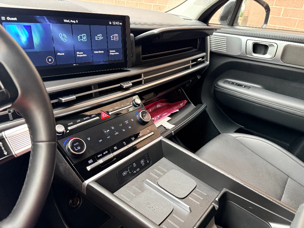Used 2025 Phantom Black Hyundai SEL image 22