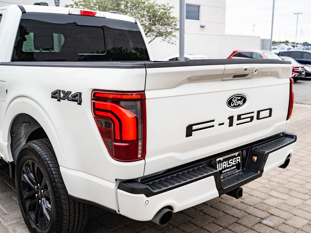 Used 2024 Star White Metallic Tri-Coat Ford LARIAT image 19