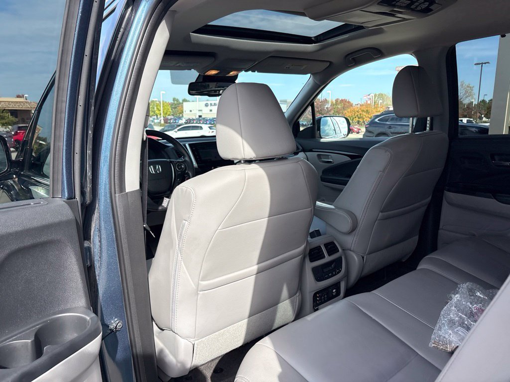 Used 2016 Blue Honda Touring image 41