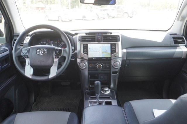 Used 2022  Toyota SR5 Premium image 24