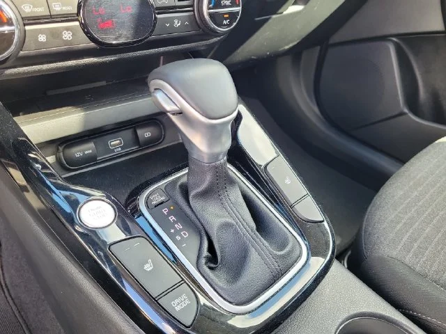 Used 2021 White Kia EX image 36