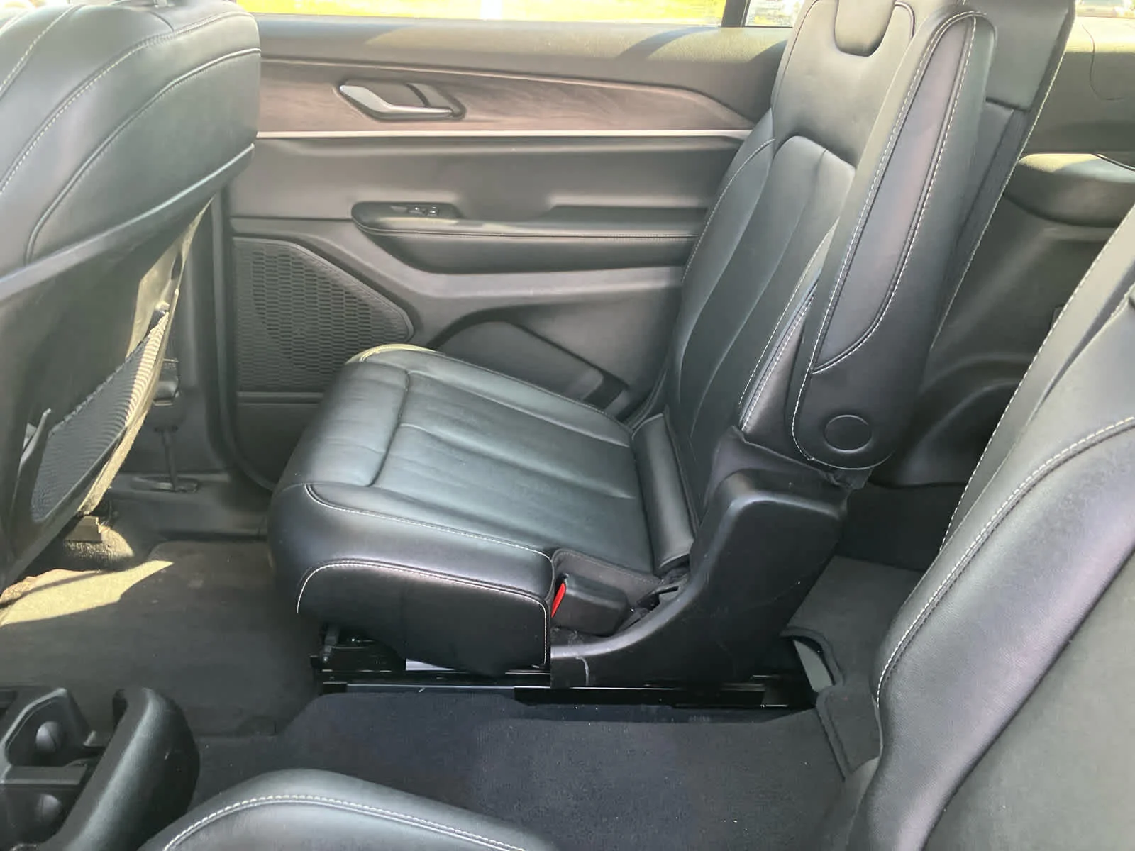 Used 2023 Bright White Clearcoat Jeep Limited image 41