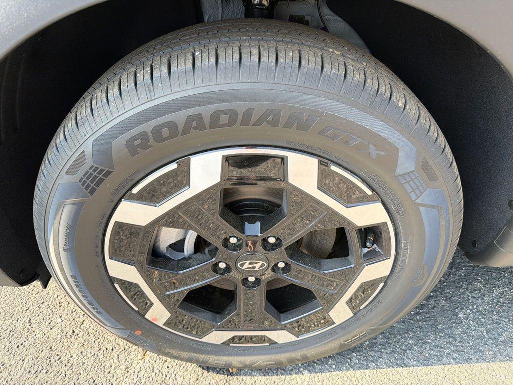 New 2026 White Hyundai SEL FWD image 11