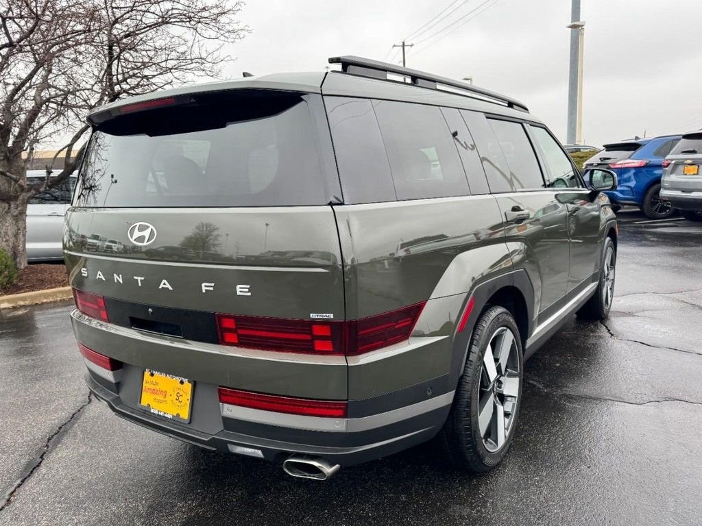 Used 2025 Green Hyundai Limited image 3