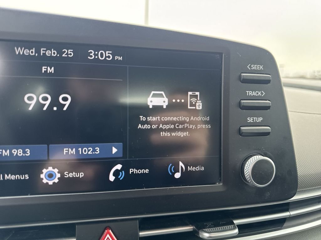 Used 2024 Black Hyundai SE image 18