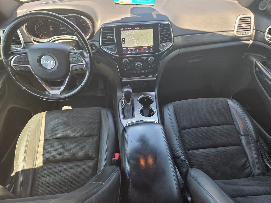 Used 2020 Black Jeep Laredo image 9