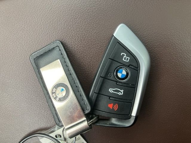 Used 2023 Gray BMW xDrive30i image 62
