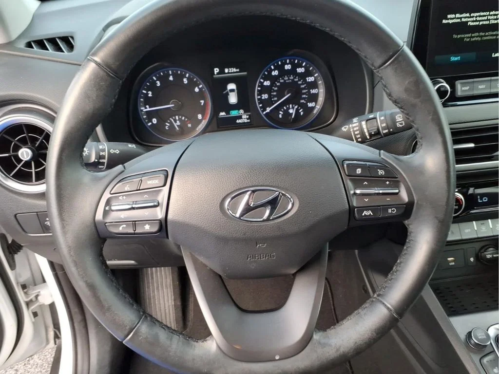 Used 2023 White Hyundai SEL image 23