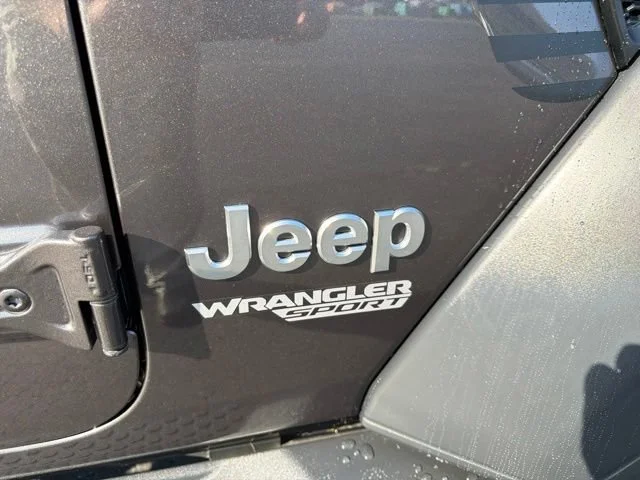 Used 2019 Gray Jeep Sport S 4x4 image 17