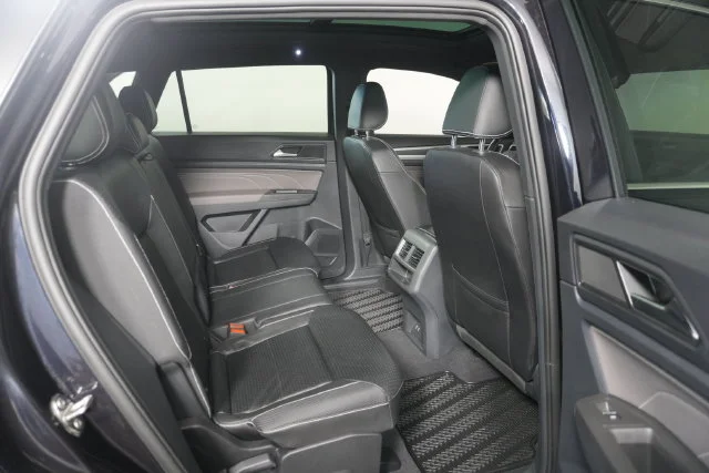 Used 2023 Deep Black Pearl Effect Volkswagen 2.0T SEL image 24