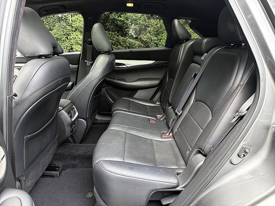 Used 2019 Graphite Shadow INFINITI ESSENTIAL image 13