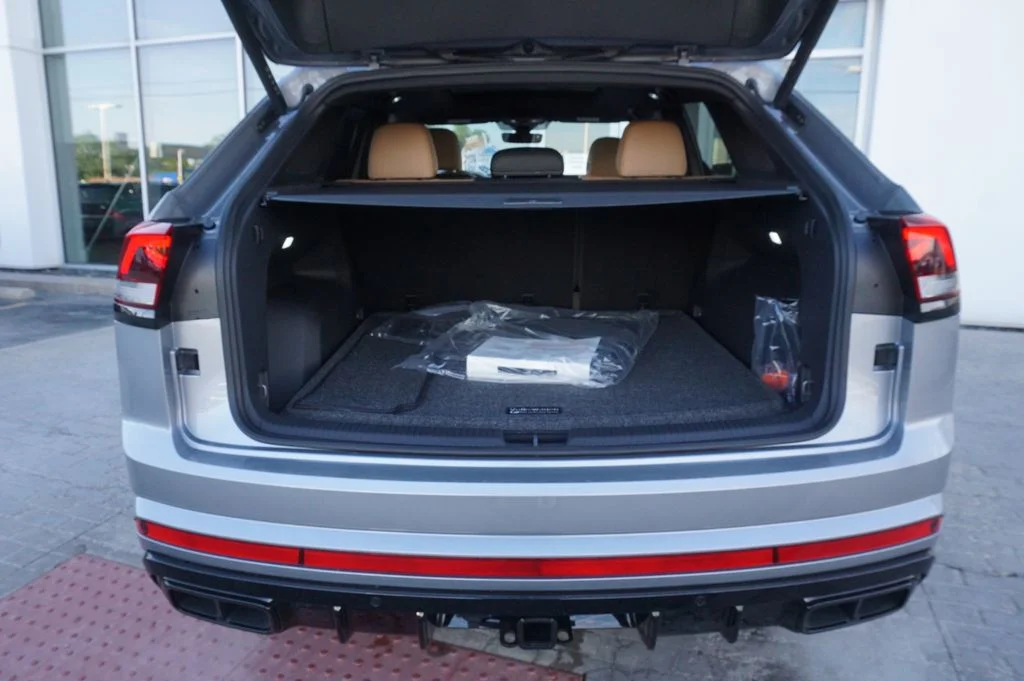 New 2026 Silver Volkswagen 2.0T SEL R-Line Black image 32