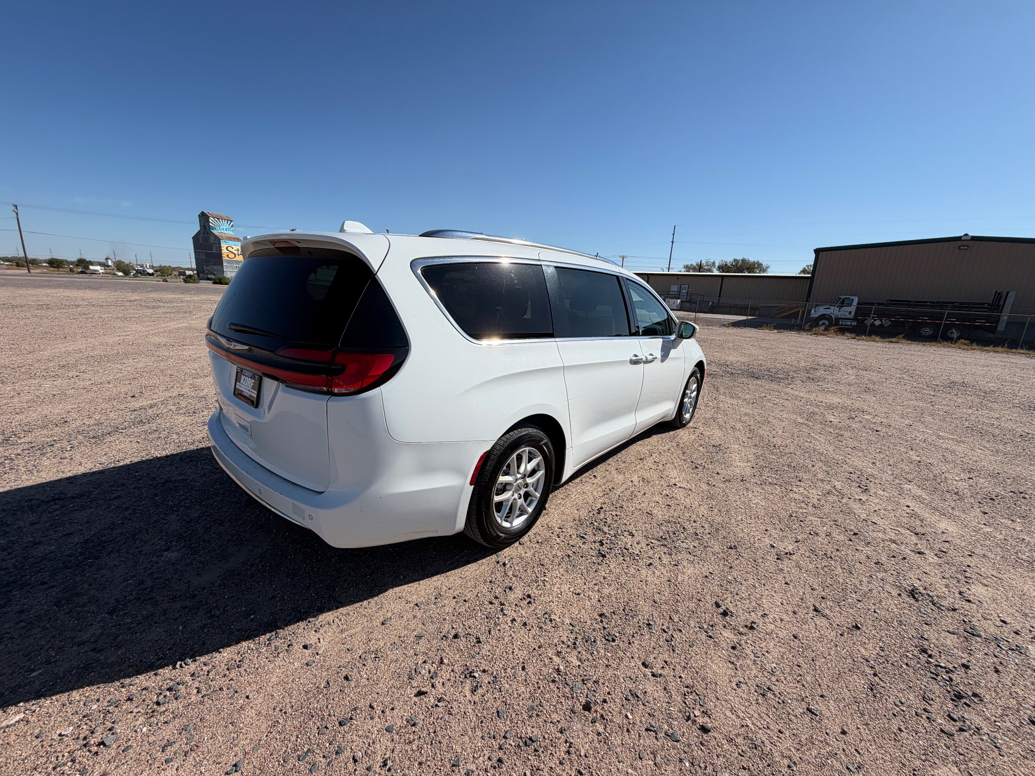 Used 2021 White Chrysler Touring L image 5