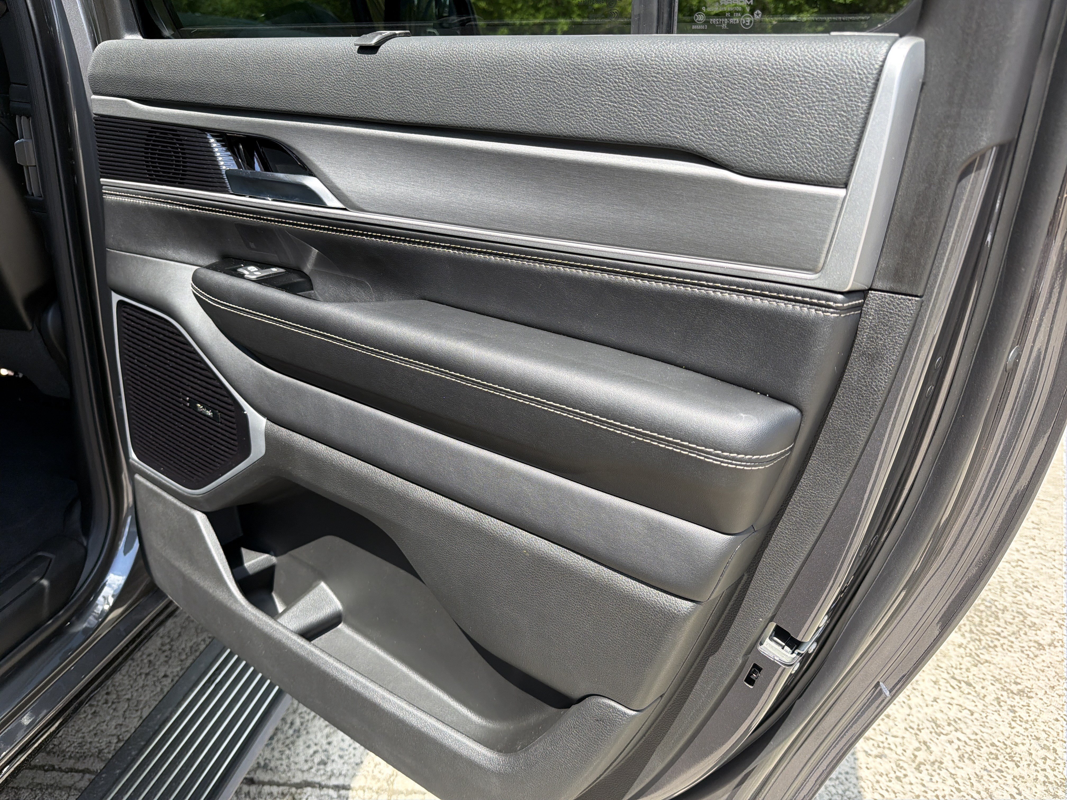 New 2026 Baltic Gray Metallic Clearcoat Jeep Limited Reserve image 19