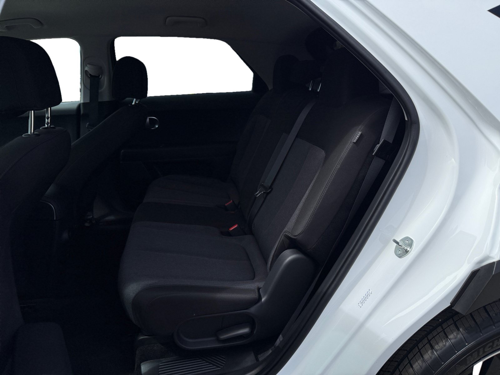 Certified Used 2024 Atlas White Hyundai SEL image 16