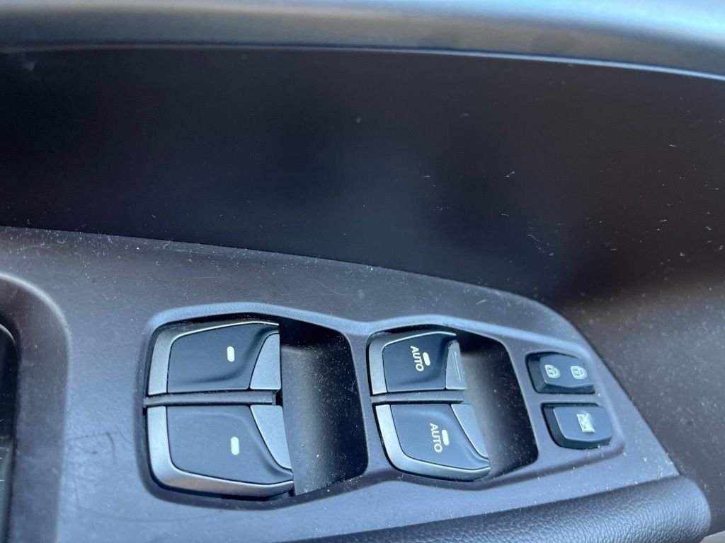 Used 2017 White Hyundai 2.4 image 24