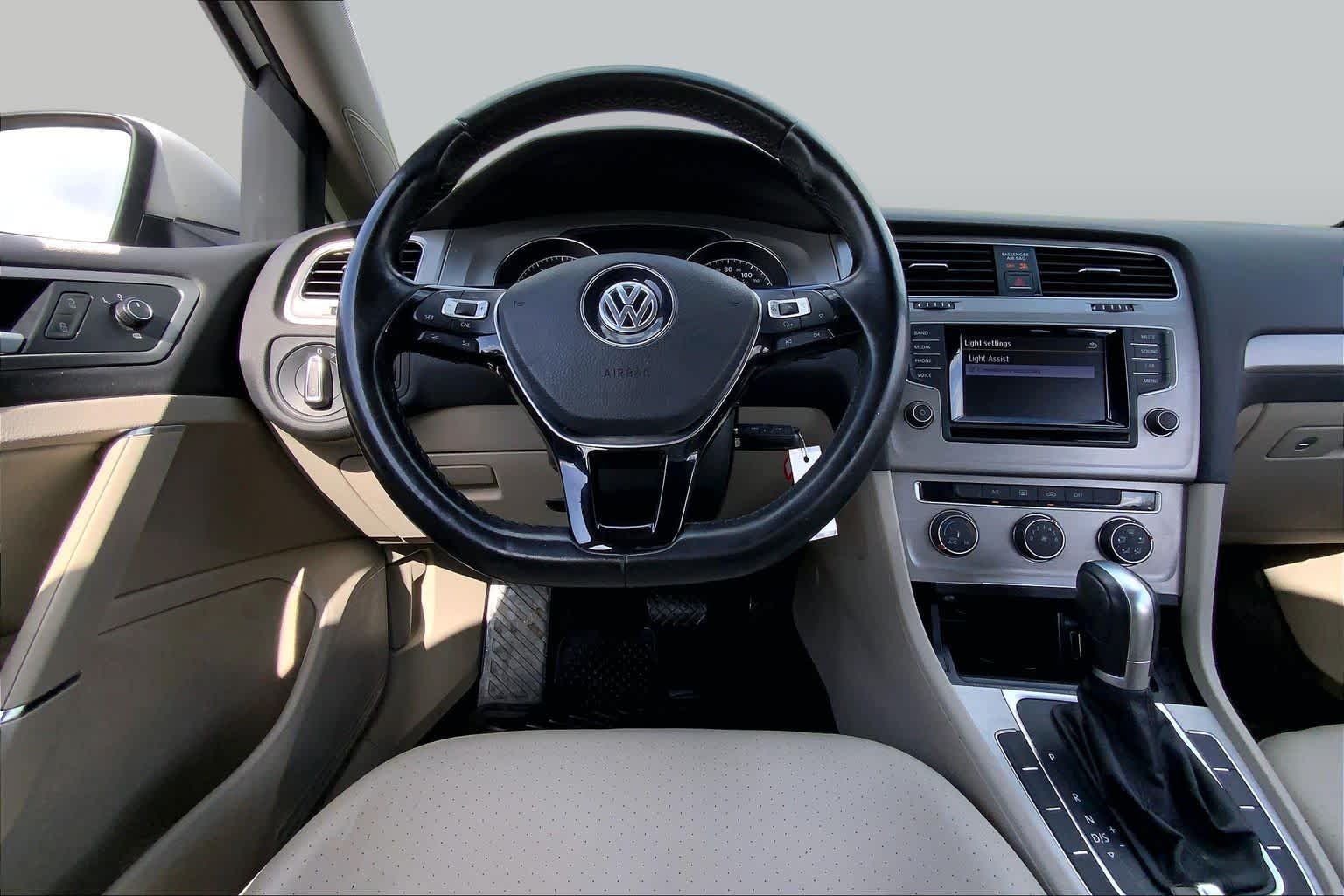 Used 2015 Pure White Volkswagen TSI S image 6