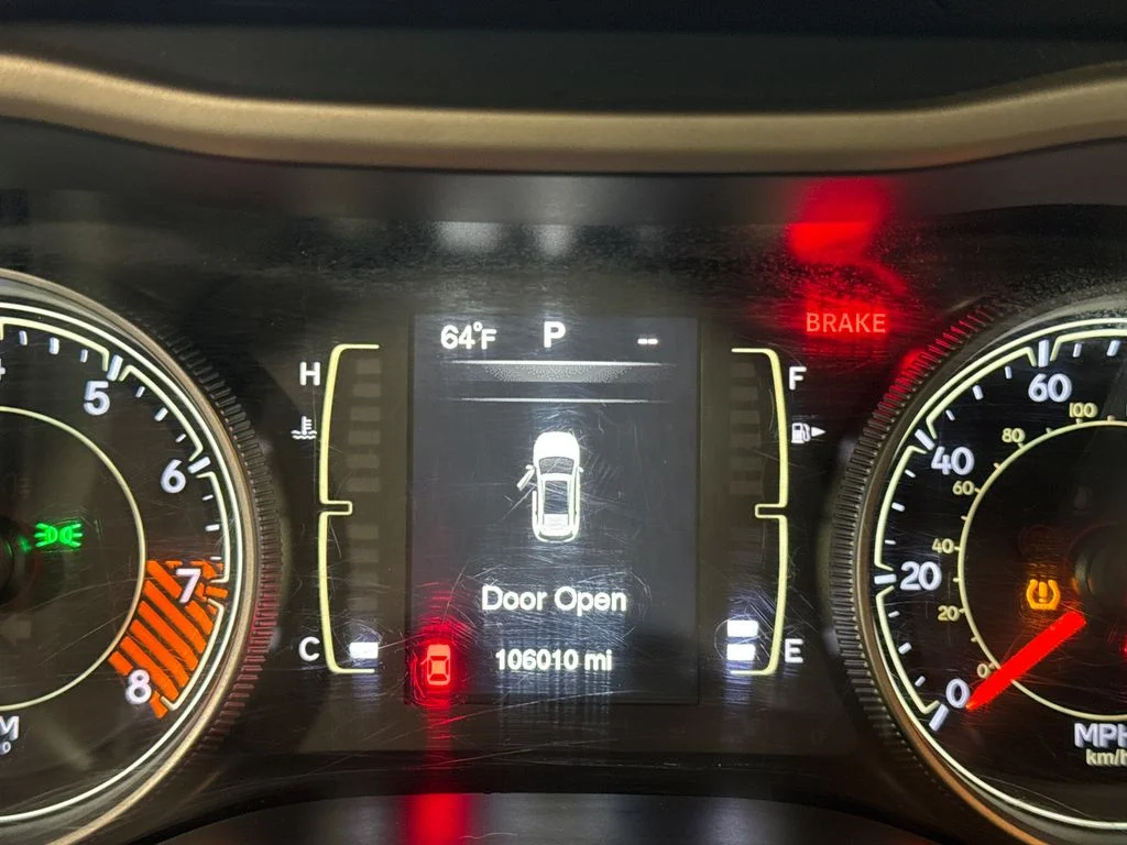 Used 2015 Red Jeep Latitude image 20