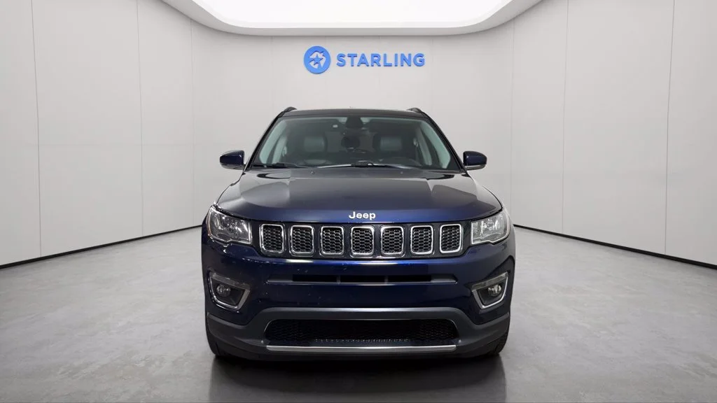 Used 2018  Jeep Limited image 16