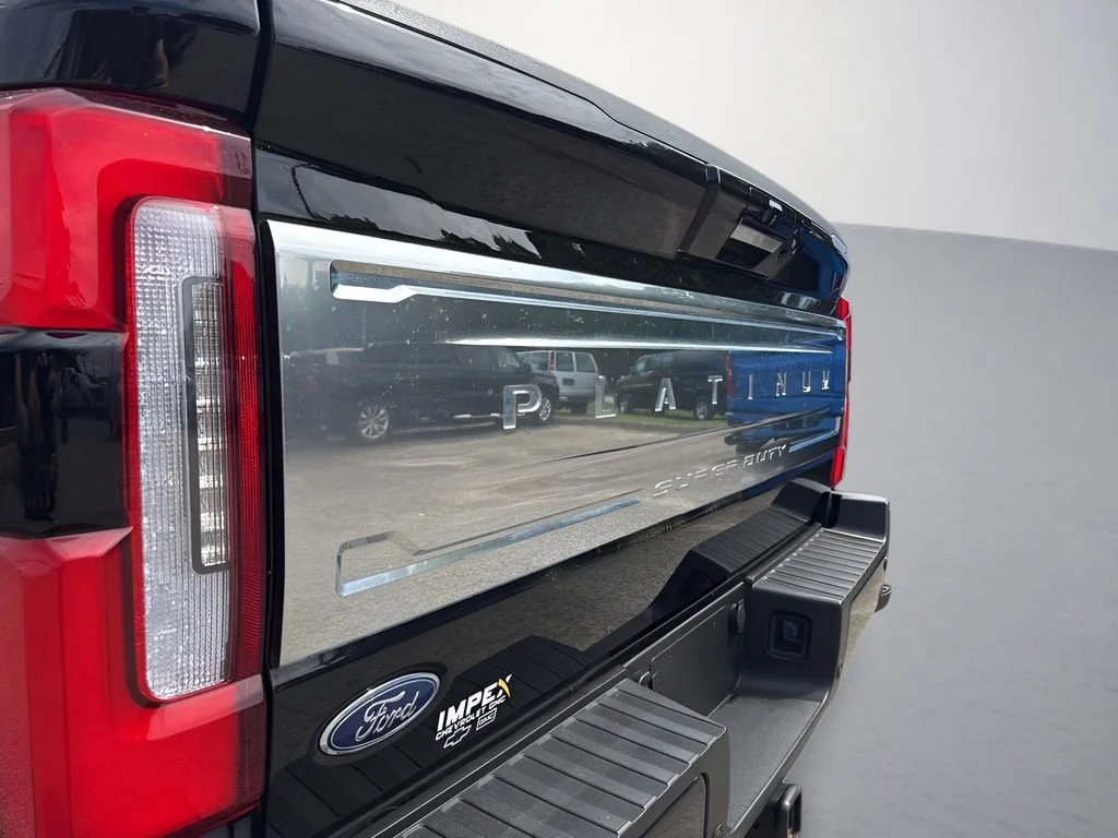 Used 2023 Black Ford XL image 39