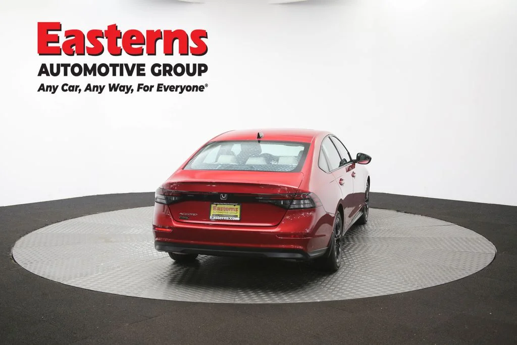 Used 2025 Red Honda SE image 38