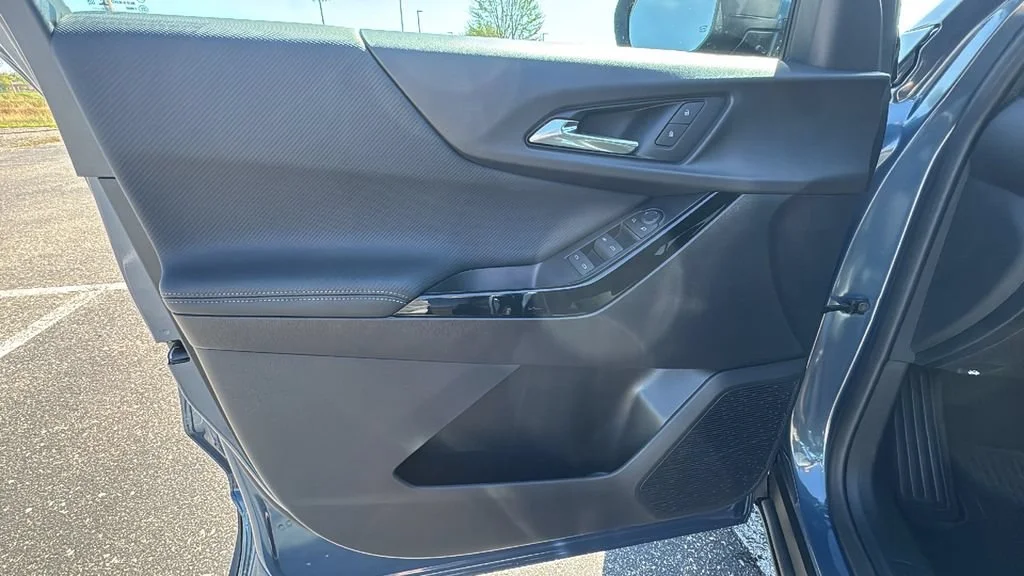 New 2027 Lakeshore Blue Metallic Chevrolet LT image 19