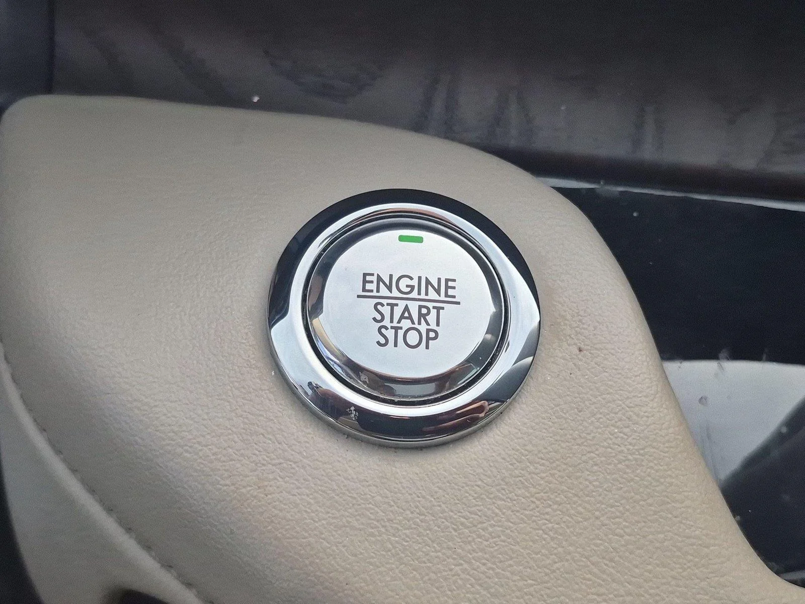 Used 2021 Pristine White Lincoln Reserve image 27