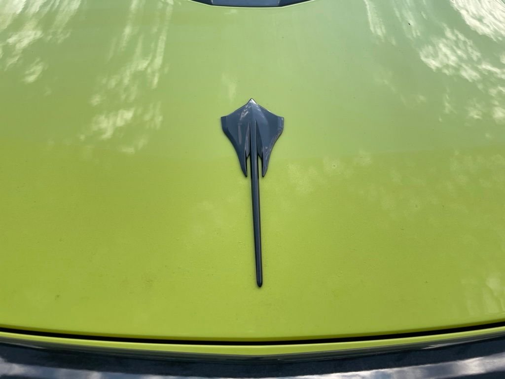 Used 2021 Yellow Metallic Chevrolet Stingray image 9