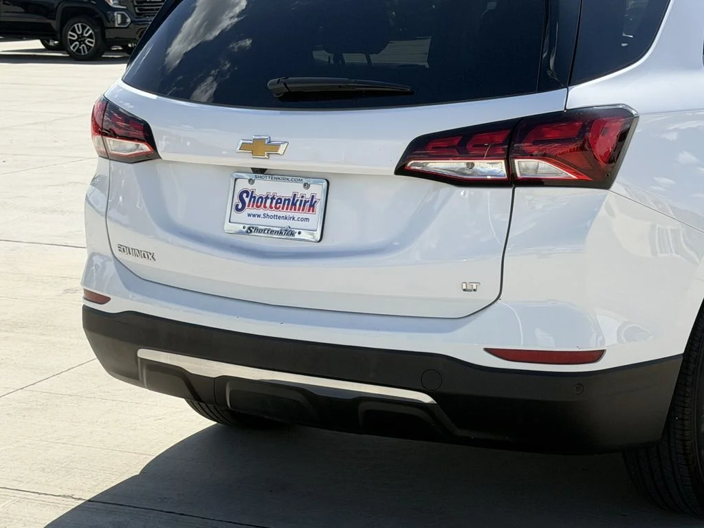 Used 2022 White Chevrolet LT image 6