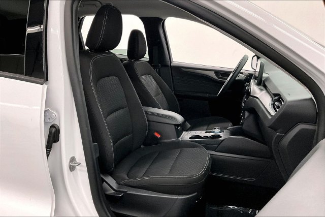 Used 2025 Oxford White Ford Active image 8